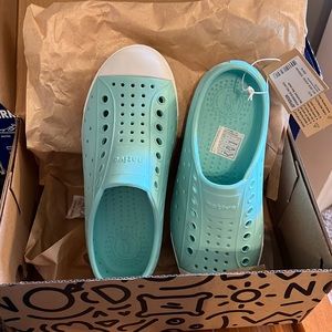 Kids Native shoes hydrangea blue/shell white waterproof shoes